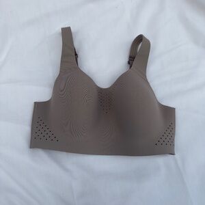Victoria's Secret Featherweight Max sports bra in bare taupe Size 32C